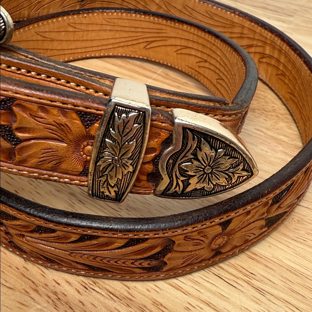 Western tooled Leather Belt with Silver Buckle - Picture 4 of 16